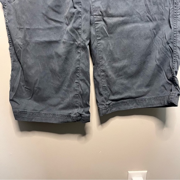 American Eagle Dreamy Drape Mid-Rise Baggy Wide Leg Cargo Pant 0 Short - Picture 5 of 11